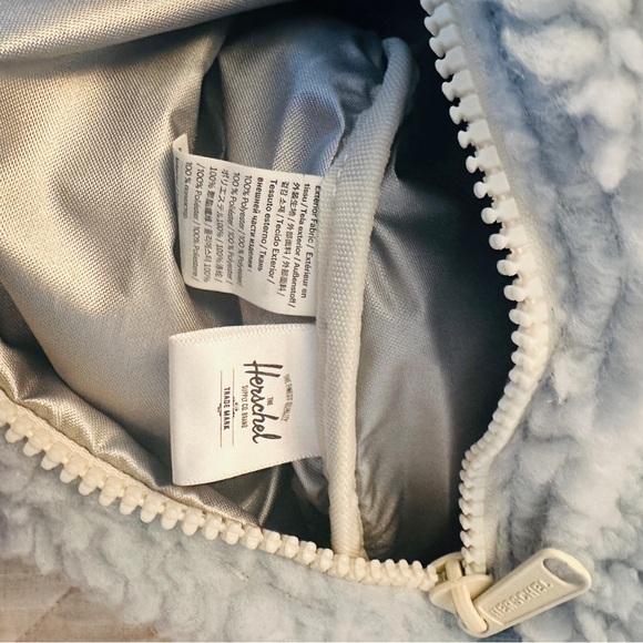 🆕 Pop-In @Nordstrom x Herschel Supply Co Sutton Messenger Bag. NWT 🩵🩵🩵 - Picture 3 of 8